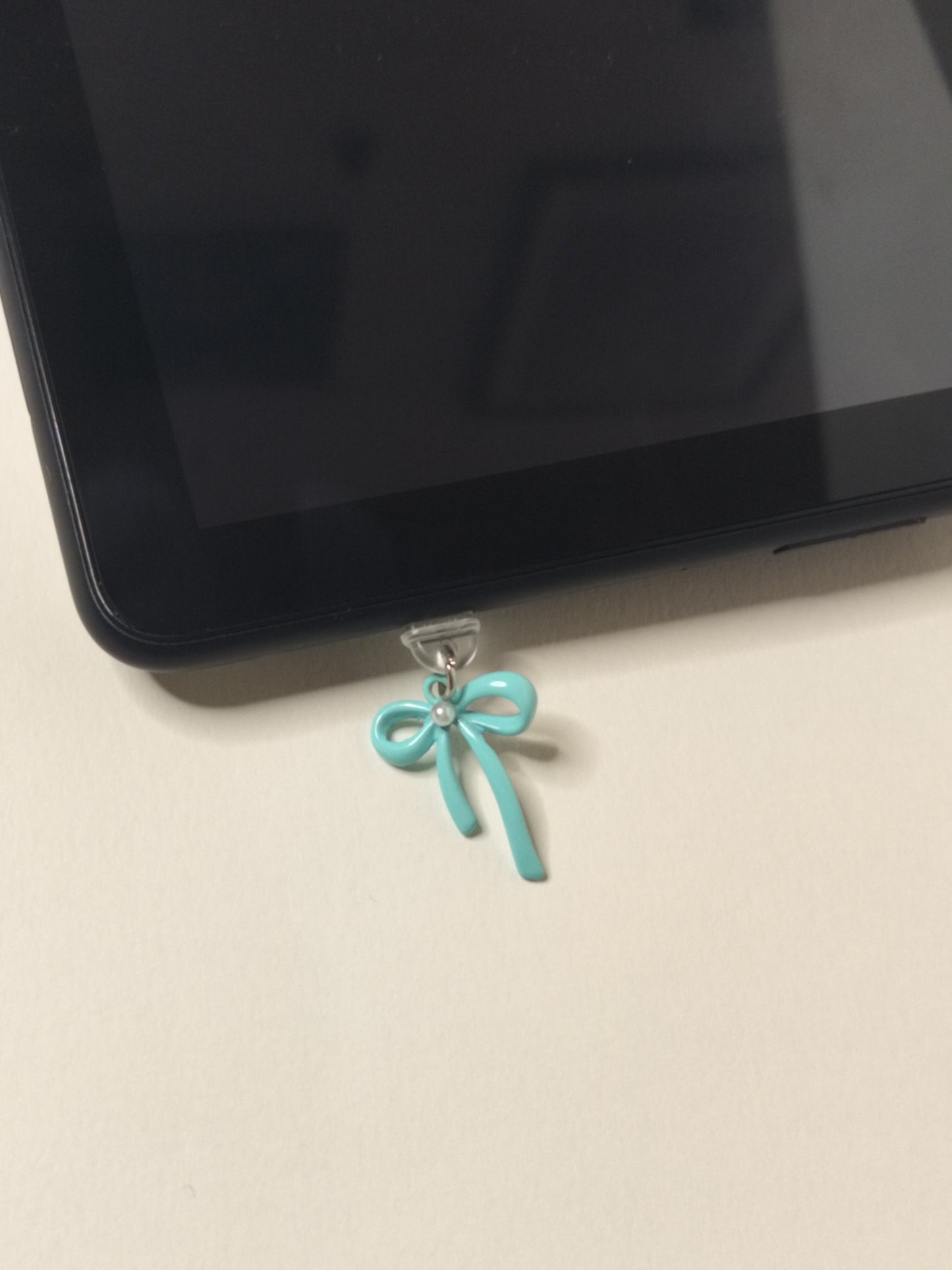 Phone/Kindle Bow Charm (usb-c)