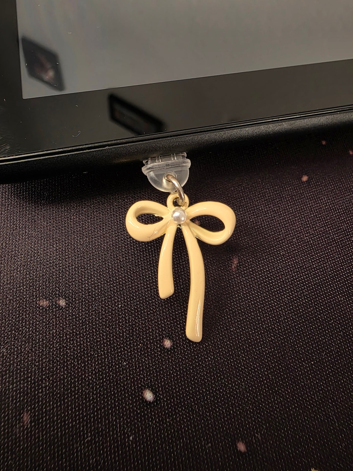 Phone/Kindle Bow Charm (usb-c)