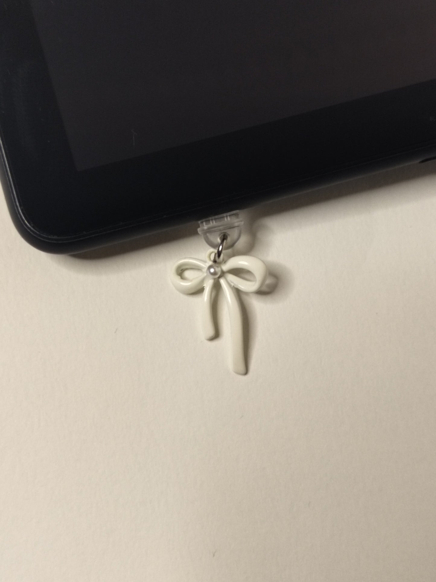Phone/Kindle Bow Charm (usb-c)