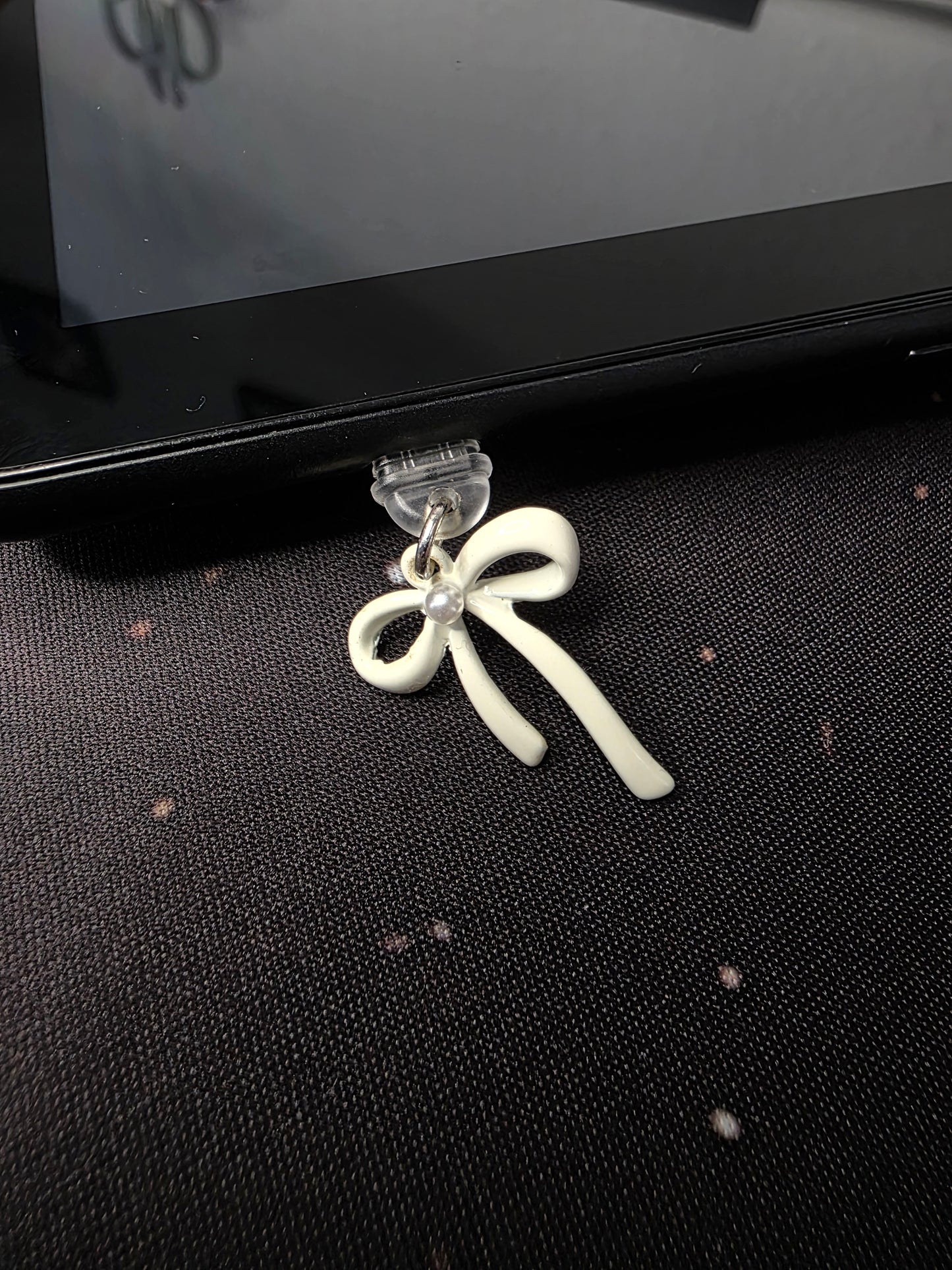 Phone/Kindle Bow Charm (usb-c)