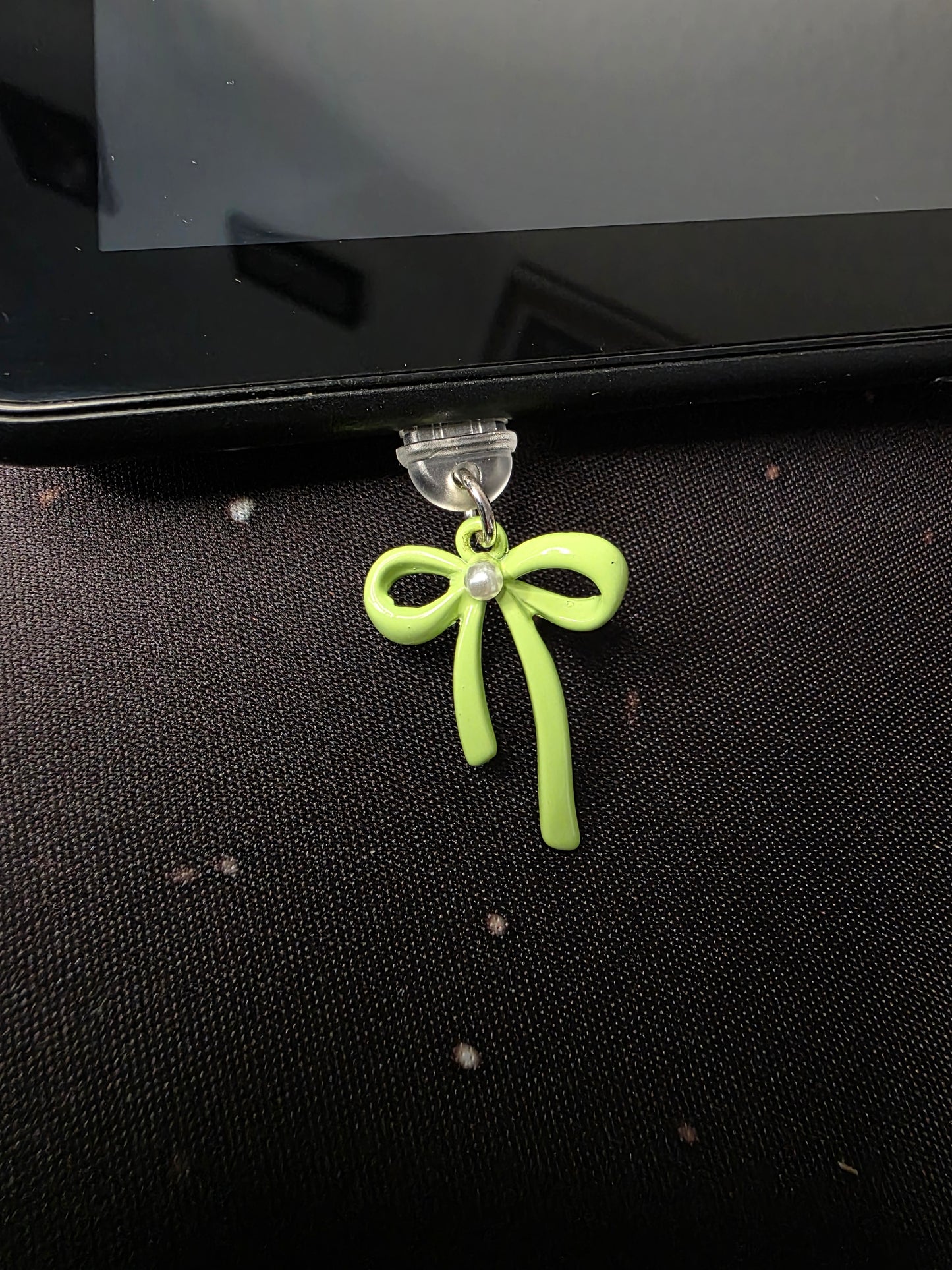 Phone/Kindle Bow Charm (usb-c)